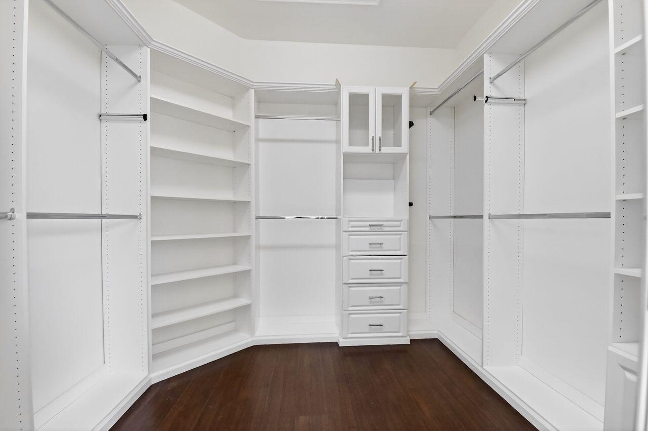 OLYMPIA 1 - Residential Lease