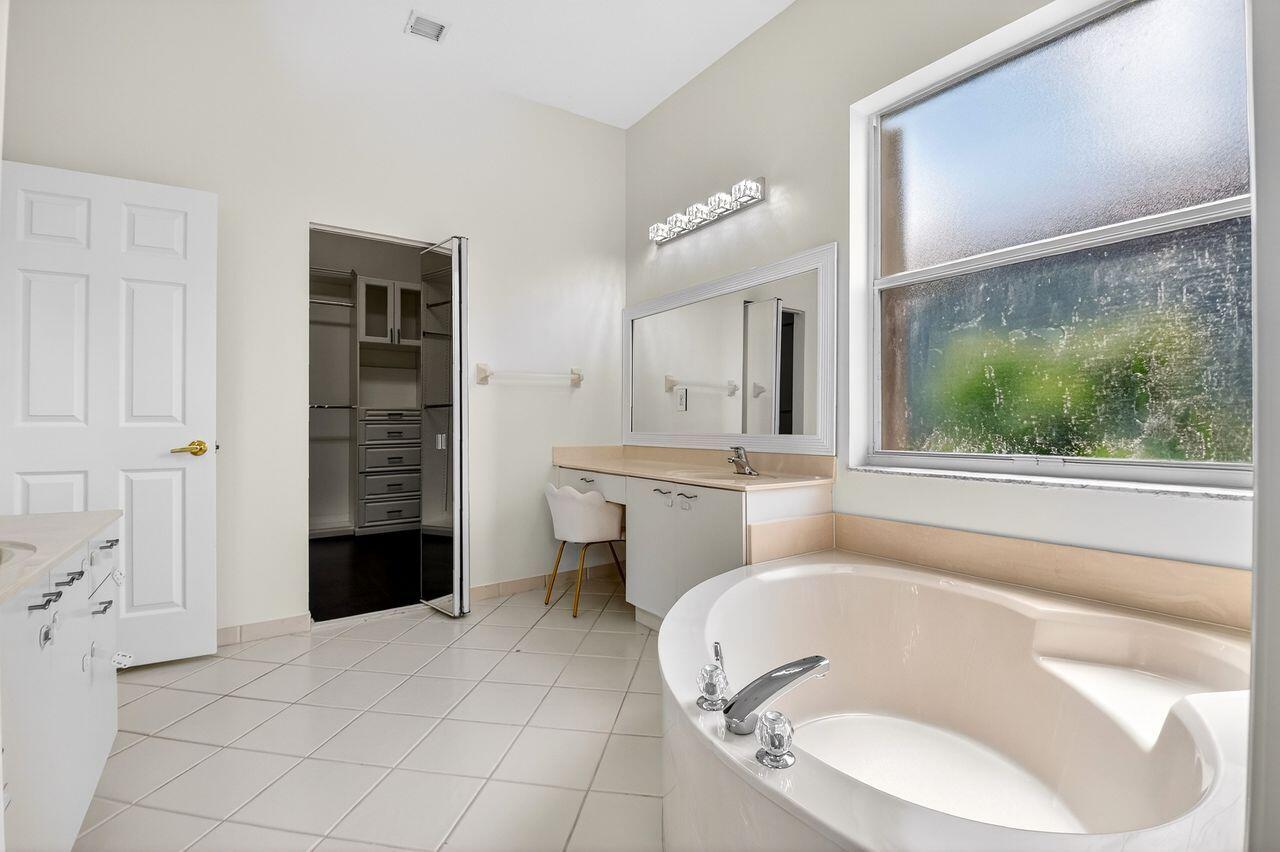 OLYMPIA 1 - Residential Lease