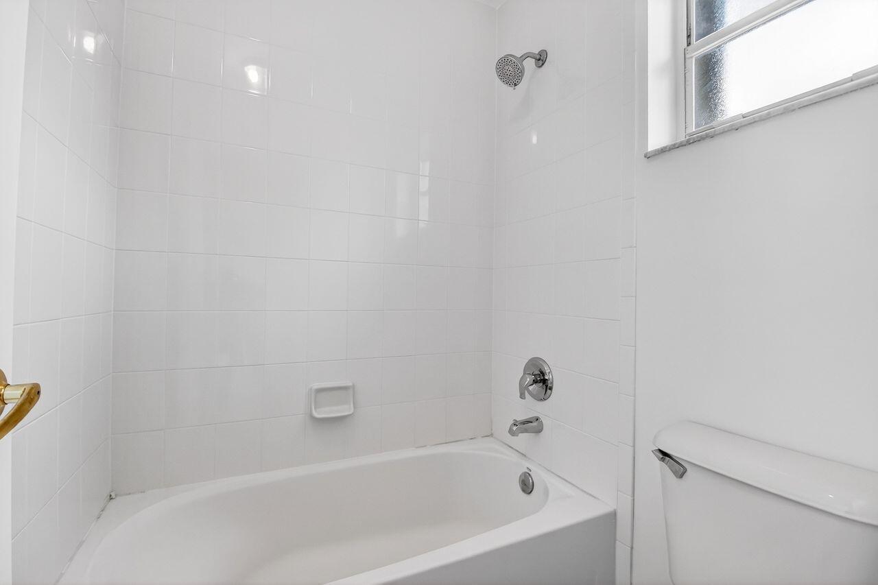 OLYMPIA 1 - Residential Lease