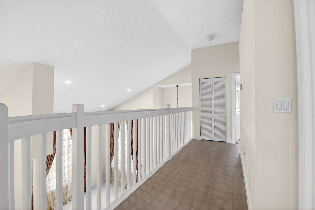 OLYMPIA 1 - Residential Lease