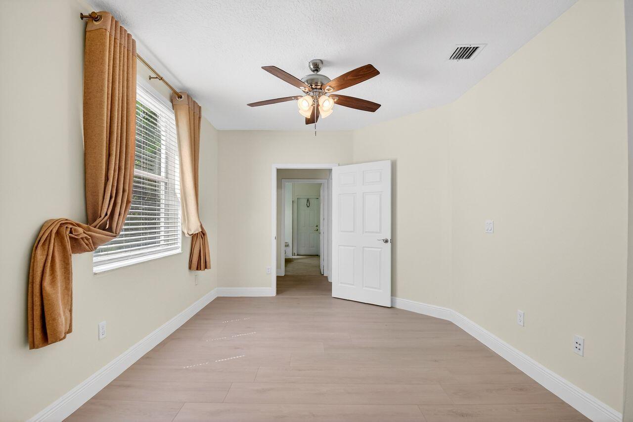 OLYMPIA 1 - Residential Lease