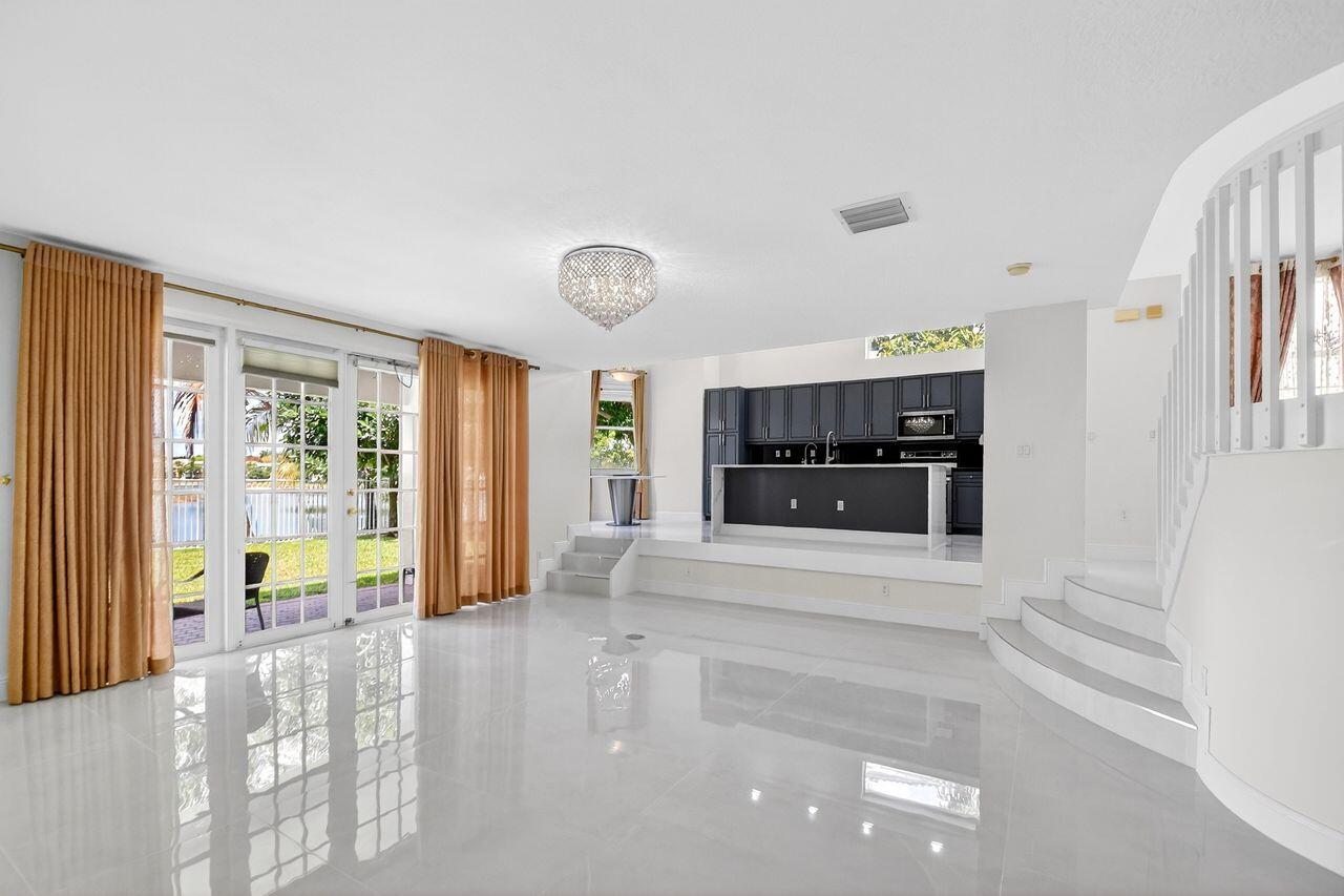 OLYMPIA 1 - Residential Lease