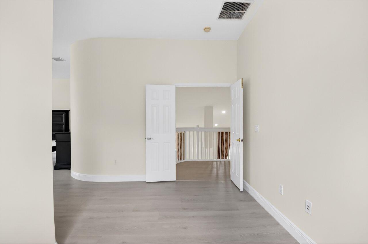 OLYMPIA 1 - Residential Lease