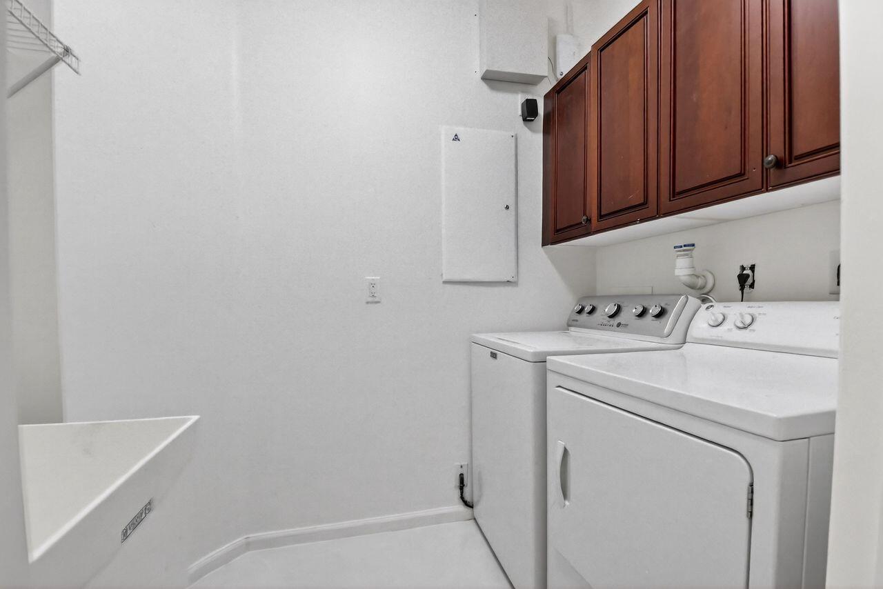 OLYMPIA 1 - Residential Lease