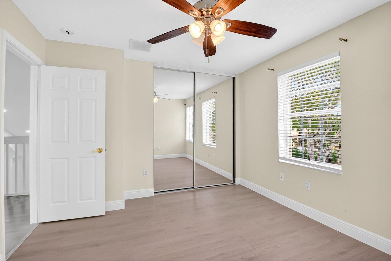 OLYMPIA 1 - Residential Lease