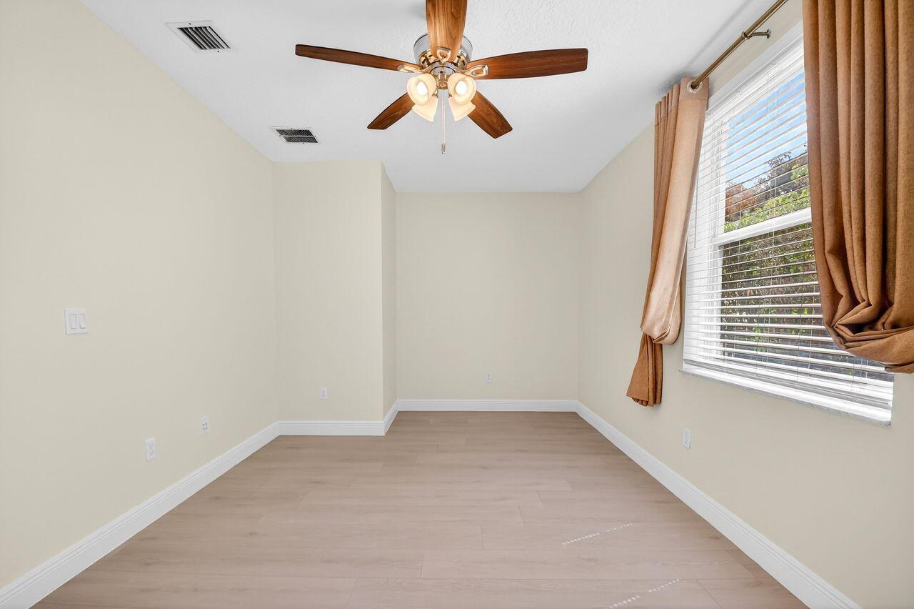 OLYMPIA 1 - Residential Lease