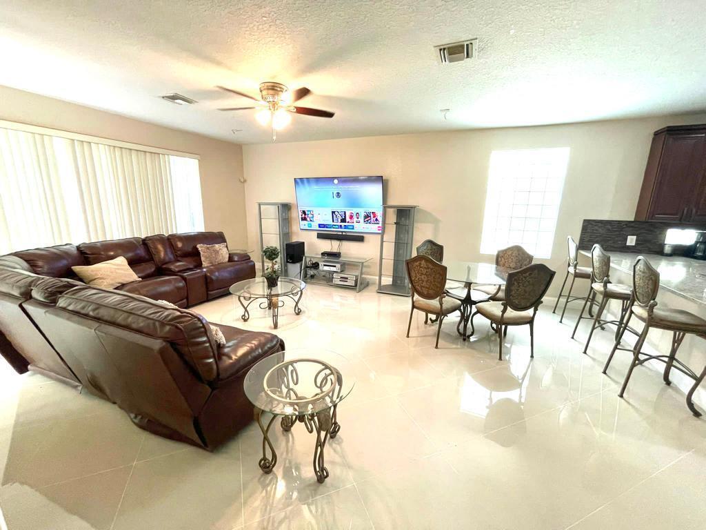 Black Diamond Ph 01 - Residential Lease