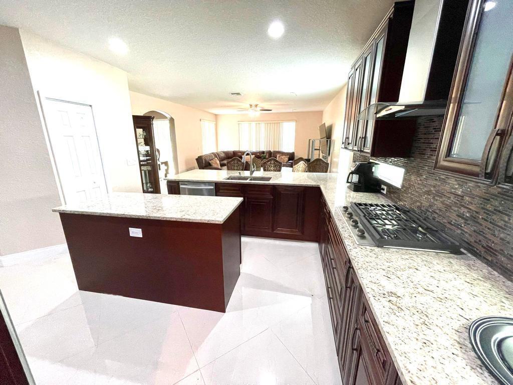 Properties 10454 Galleria Street