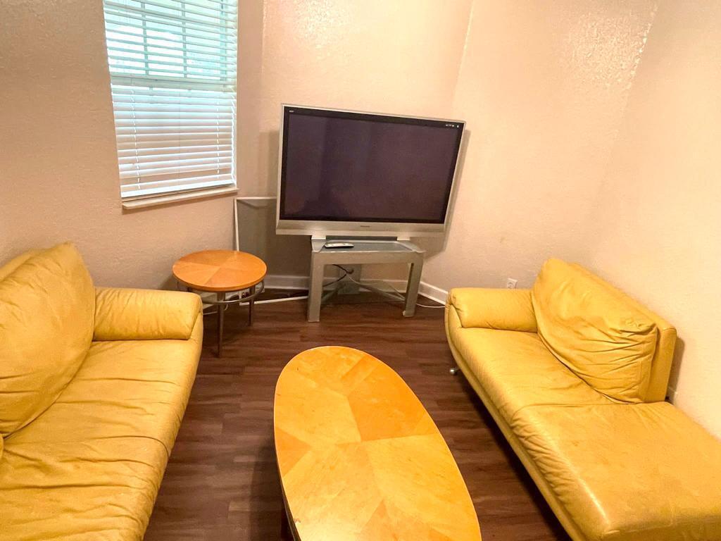 Black Diamond Ph 01 - Residential Lease