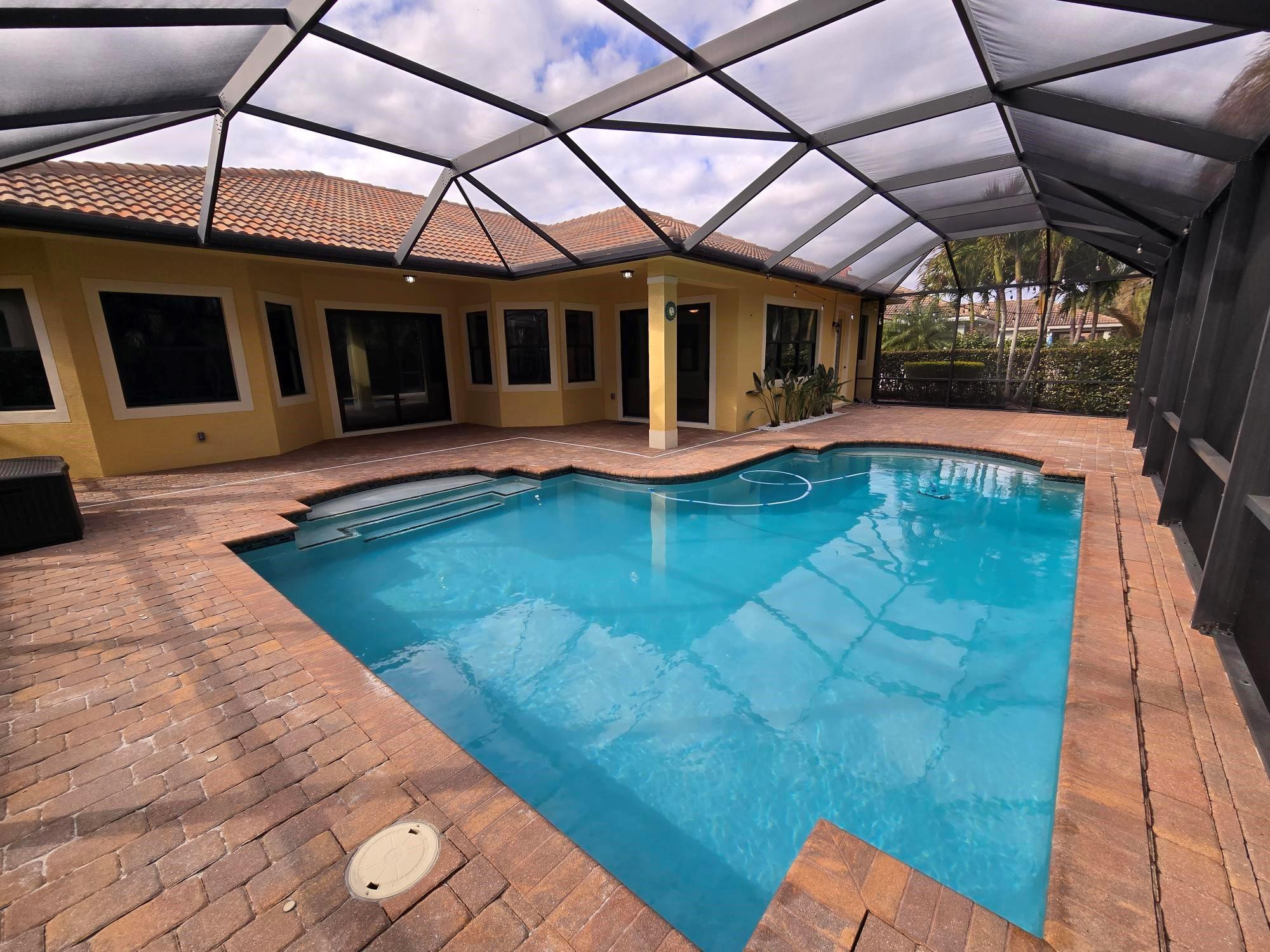 THE FALLS OF JENSEN BEACH - Residential