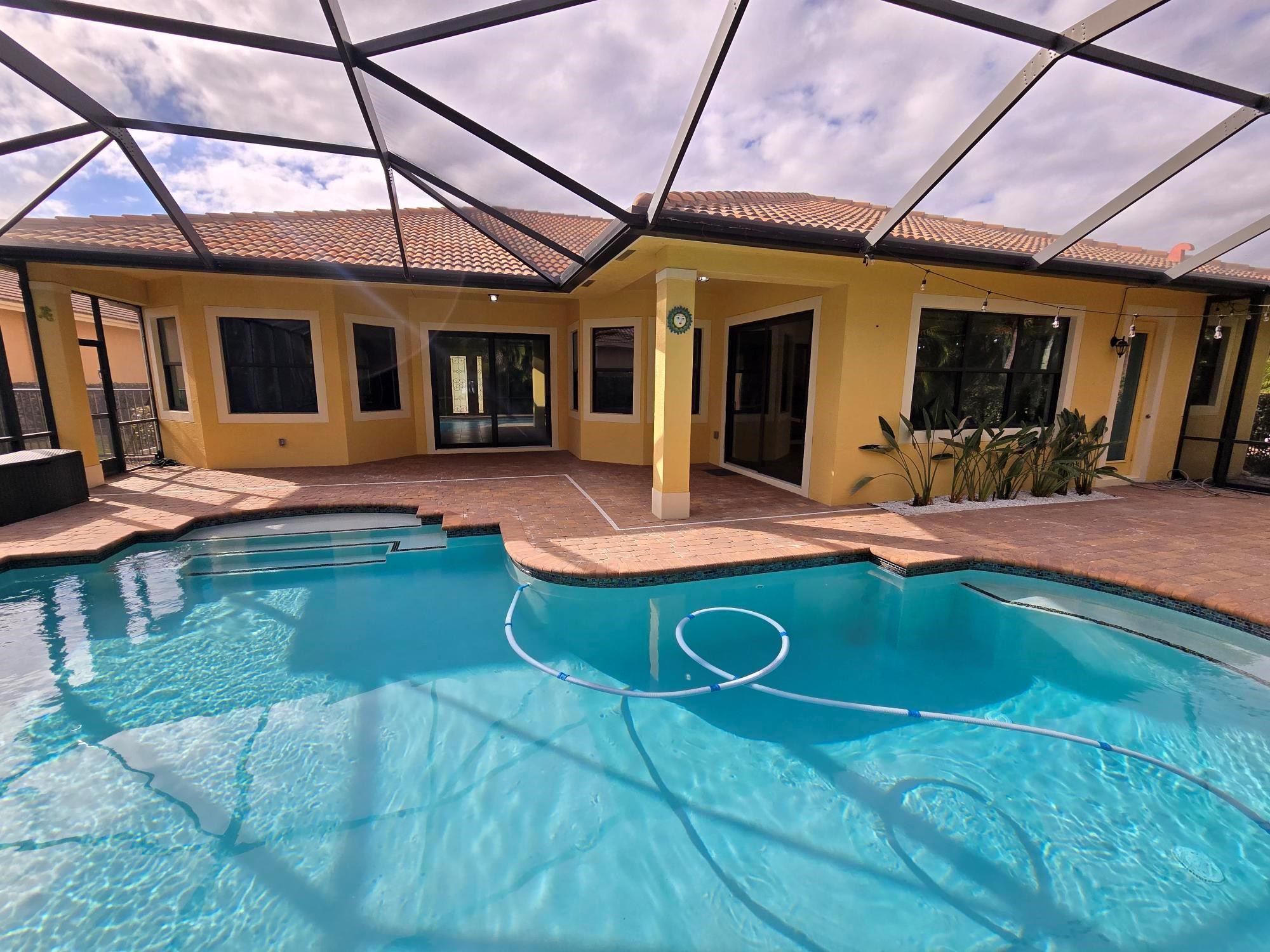 THE FALLS OF JENSEN BEACH - Residential