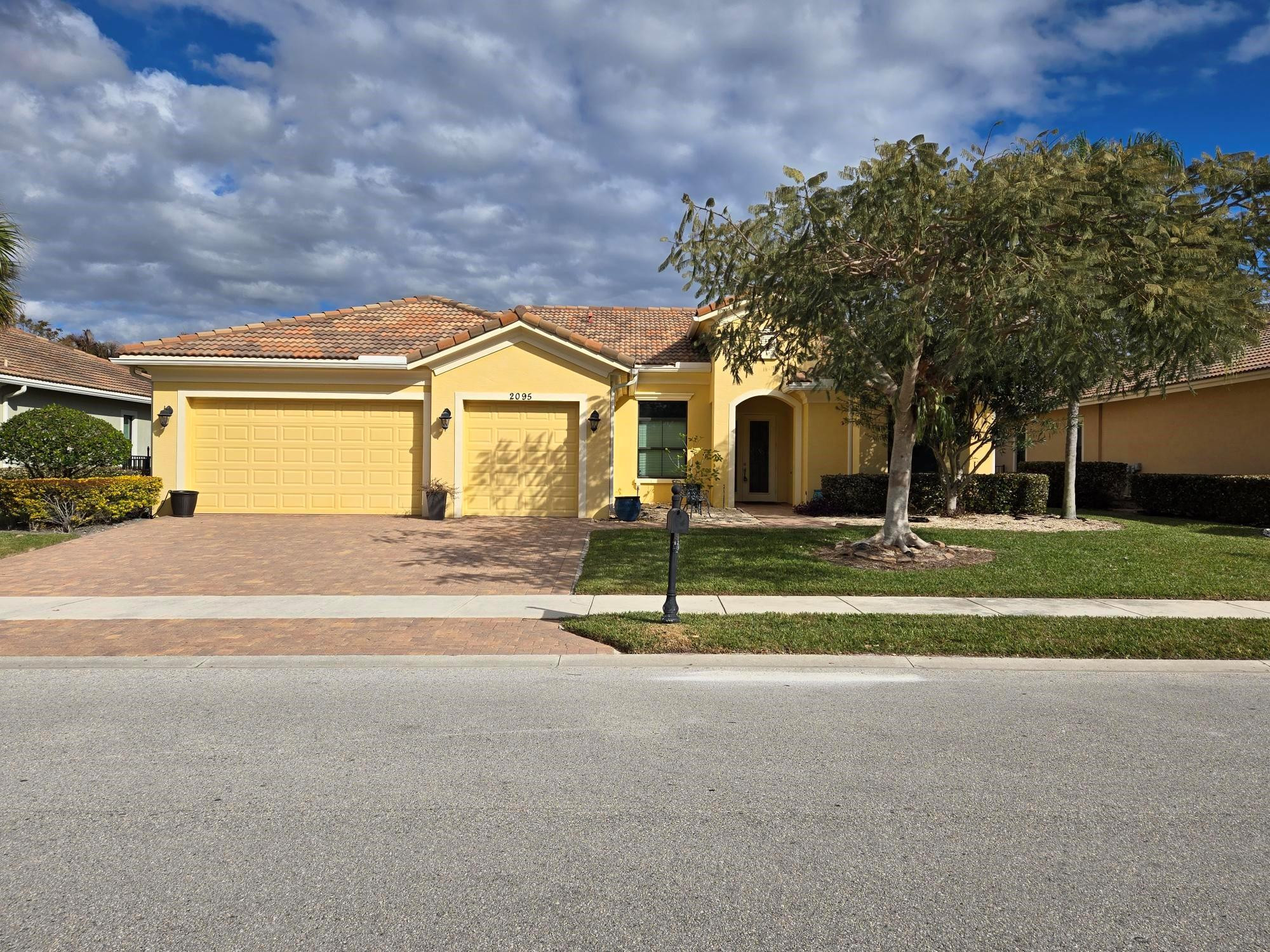 THE FALLS OF JENSEN BEACH - Residential