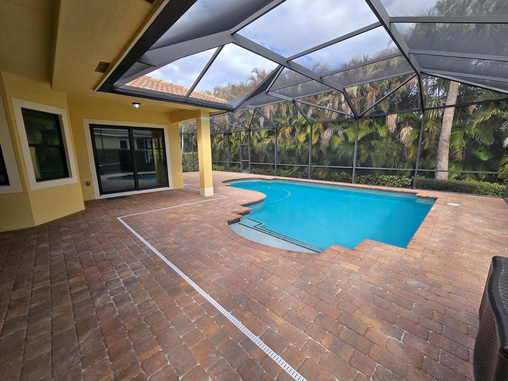 THE FALLS OF JENSEN BEACH - Residential