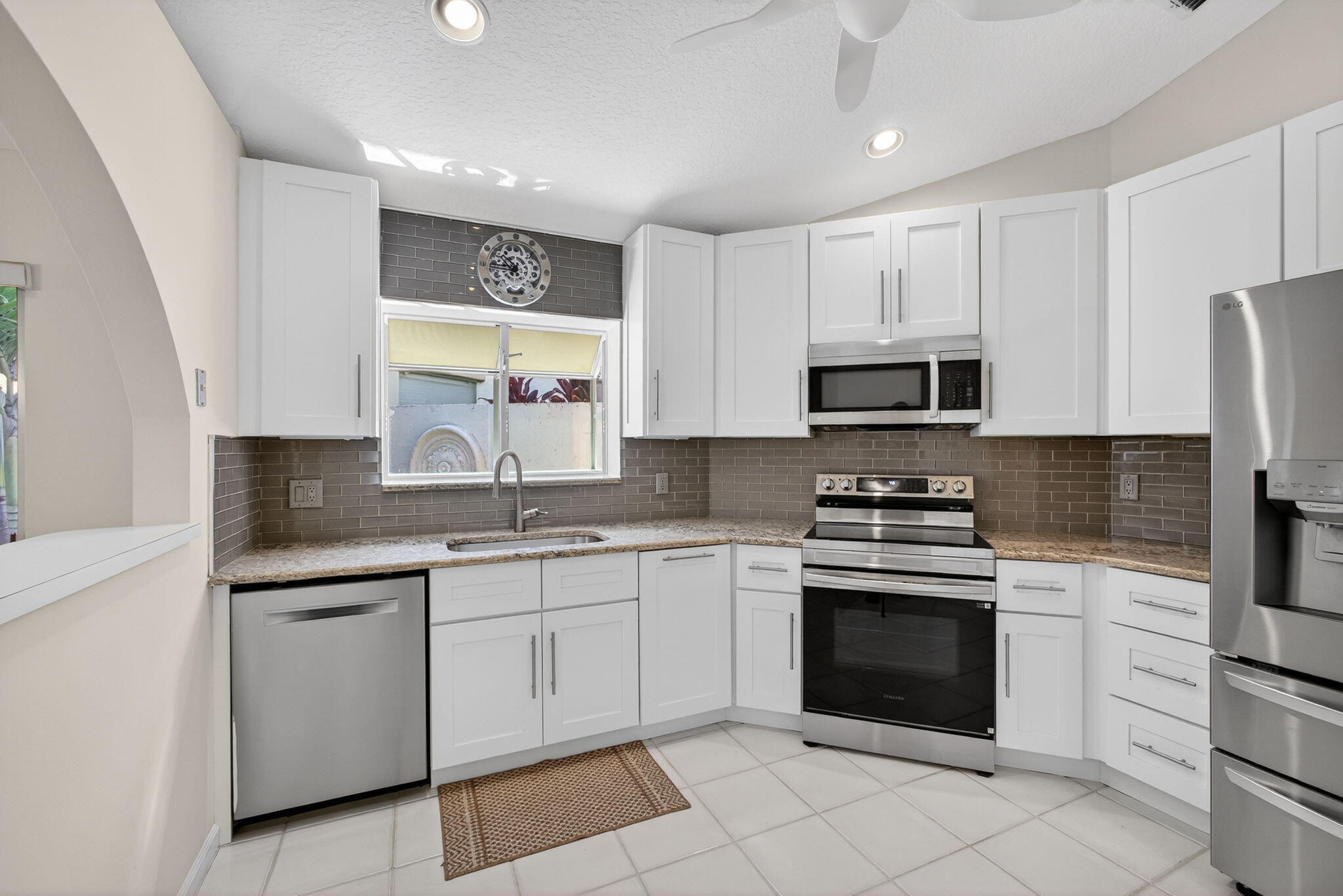 CANTERBURY AT PGA NATIONAL - Residential