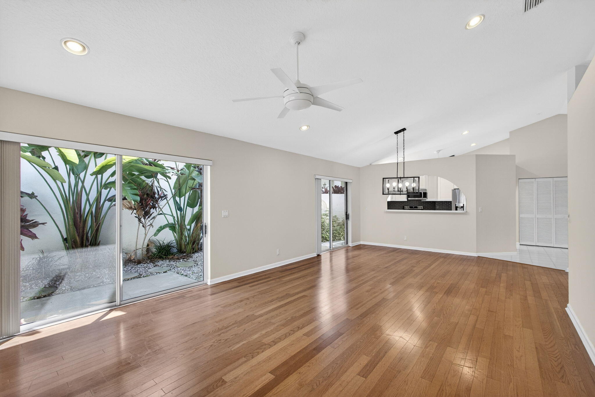 CANTERBURY AT PGA NATIONAL - Residential