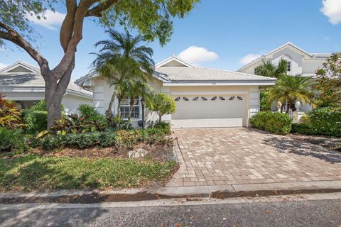 Photo of 283 Canterbury Drive W, Palm Beach Gardens, FL 33418 (MLS # B26007802)