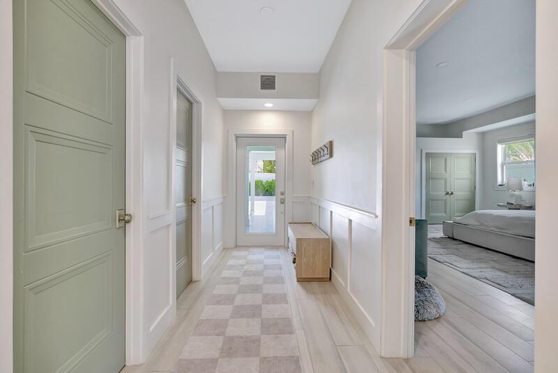 102 W Tarpon Lane W