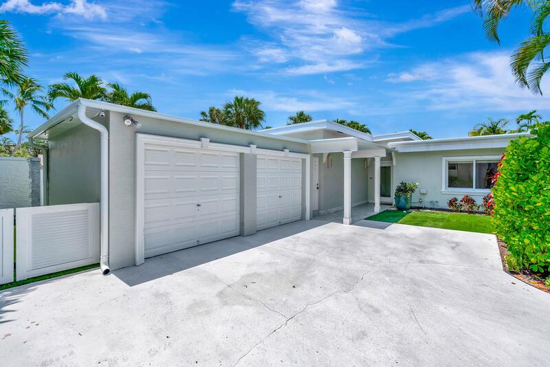 102 W Tarpon Lane W
