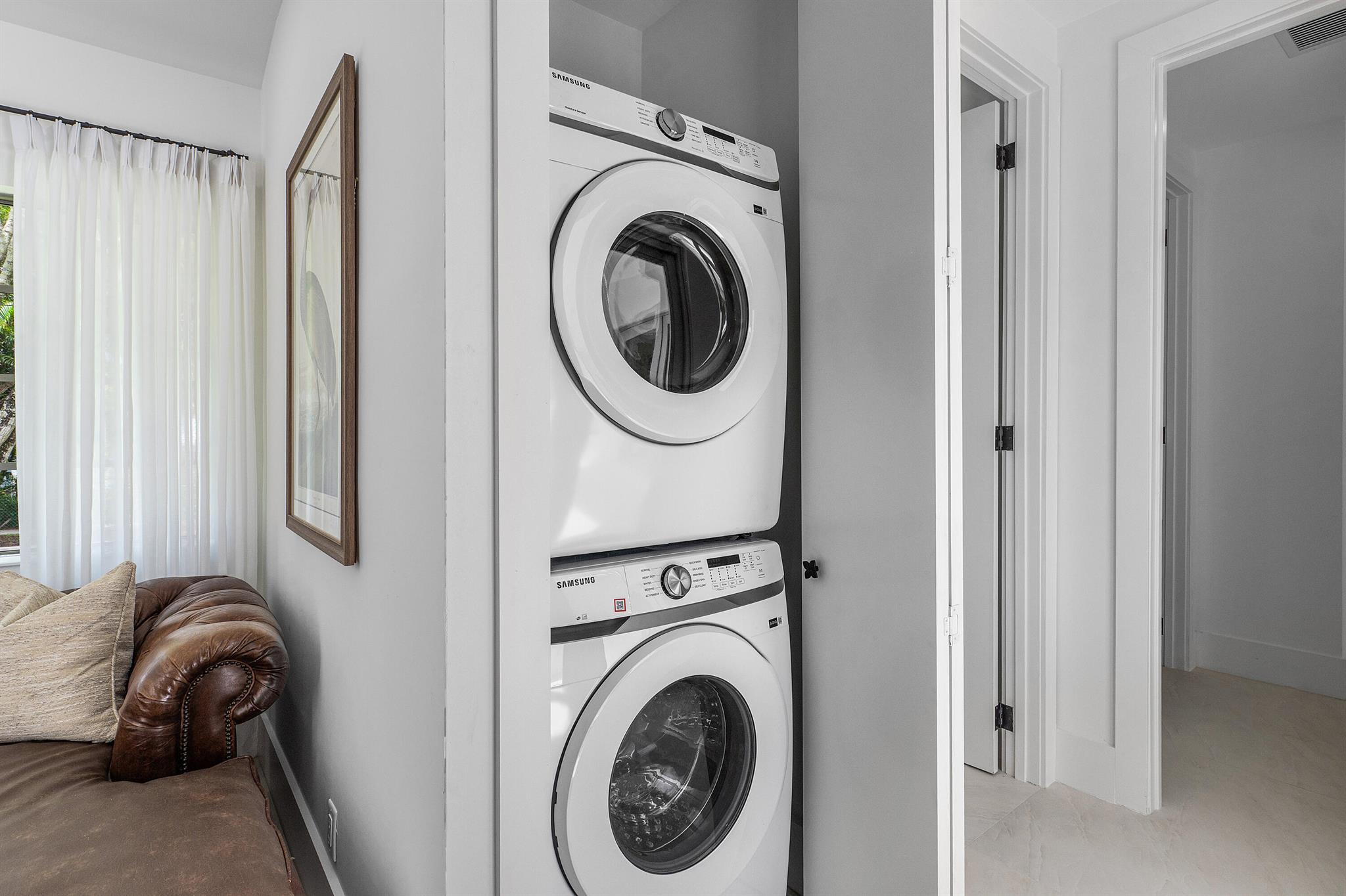 FLAMINGO PARK - Residential Lease