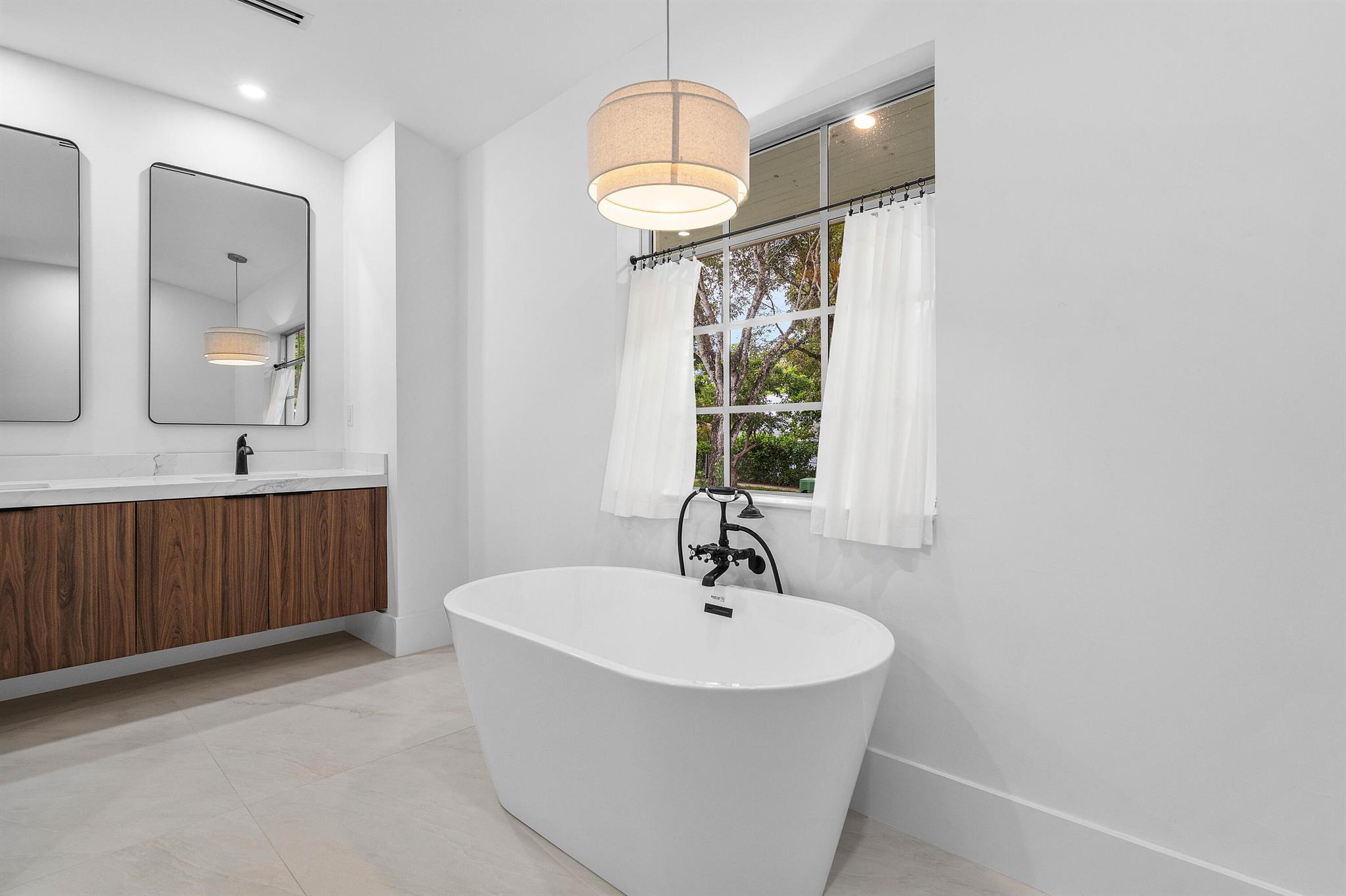 FLAMINGO PARK - Residential Lease