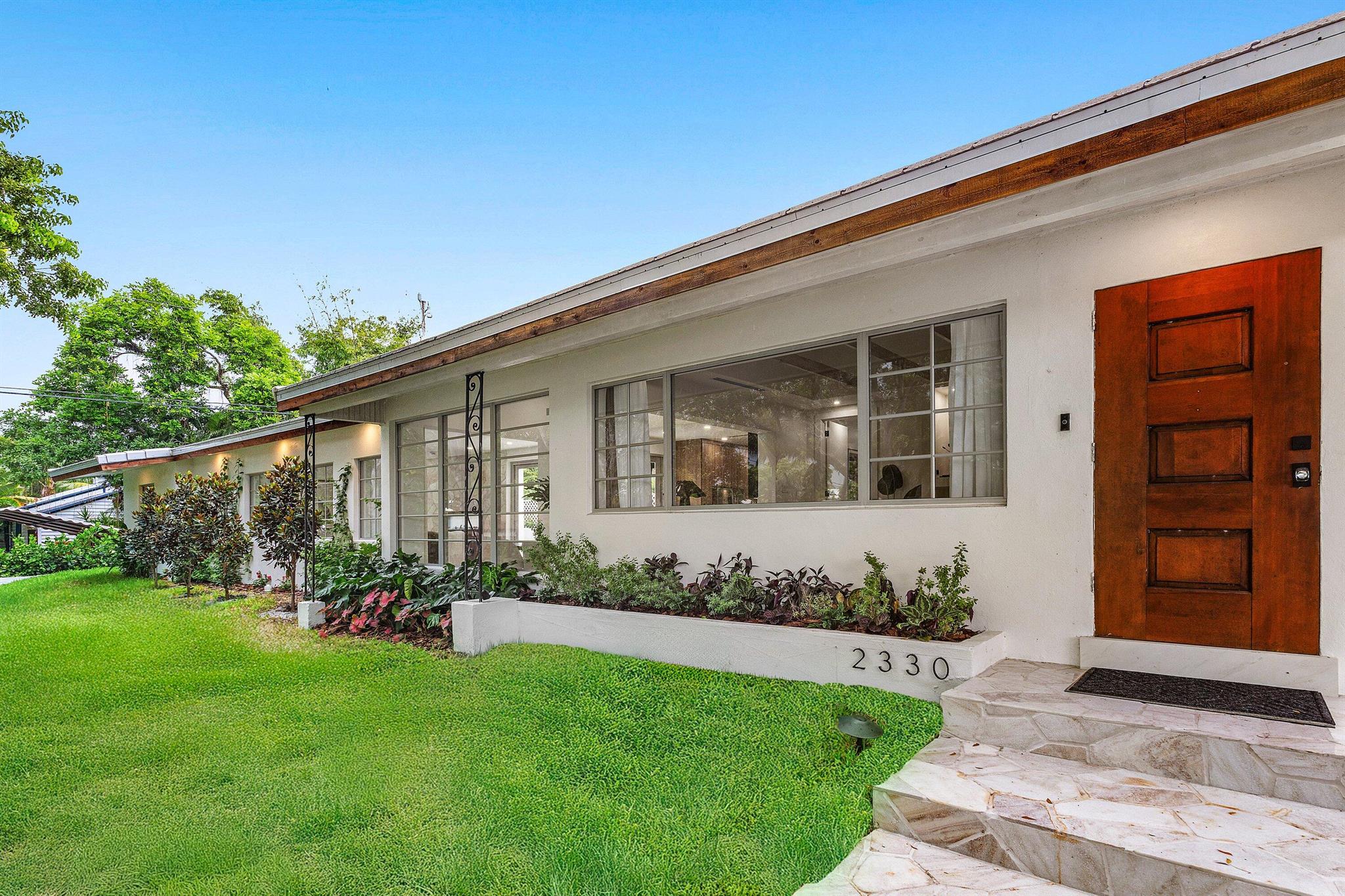 FLAMINGO PARK - Residential Lease