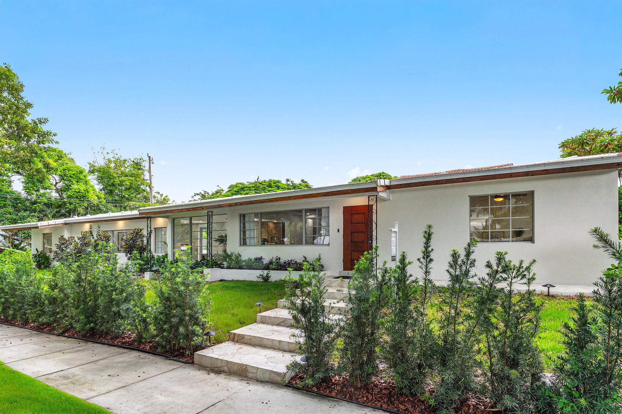 FLAMINGO PARK - Residential Lease