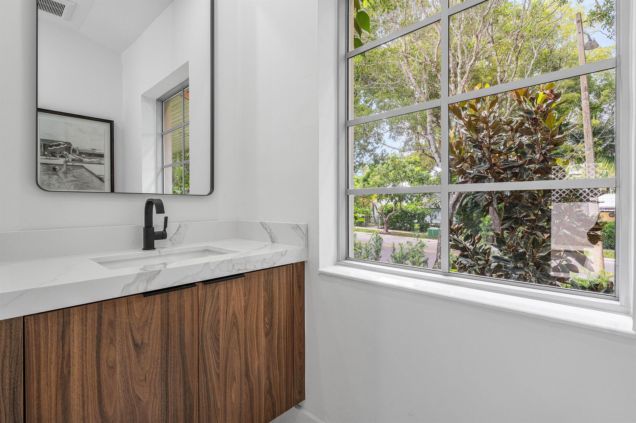 FLAMINGO PARK - Residential Lease