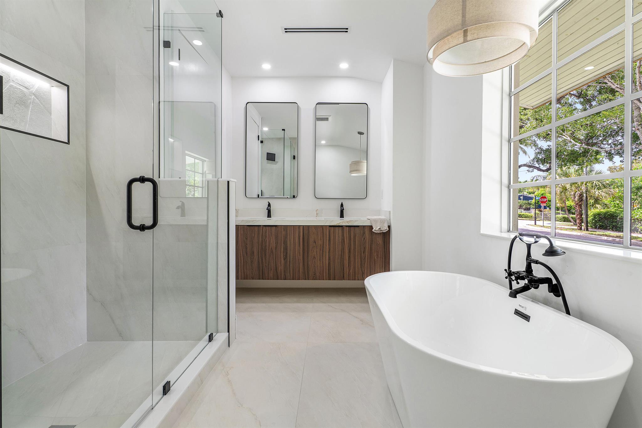 FLAMINGO PARK - Residential Lease