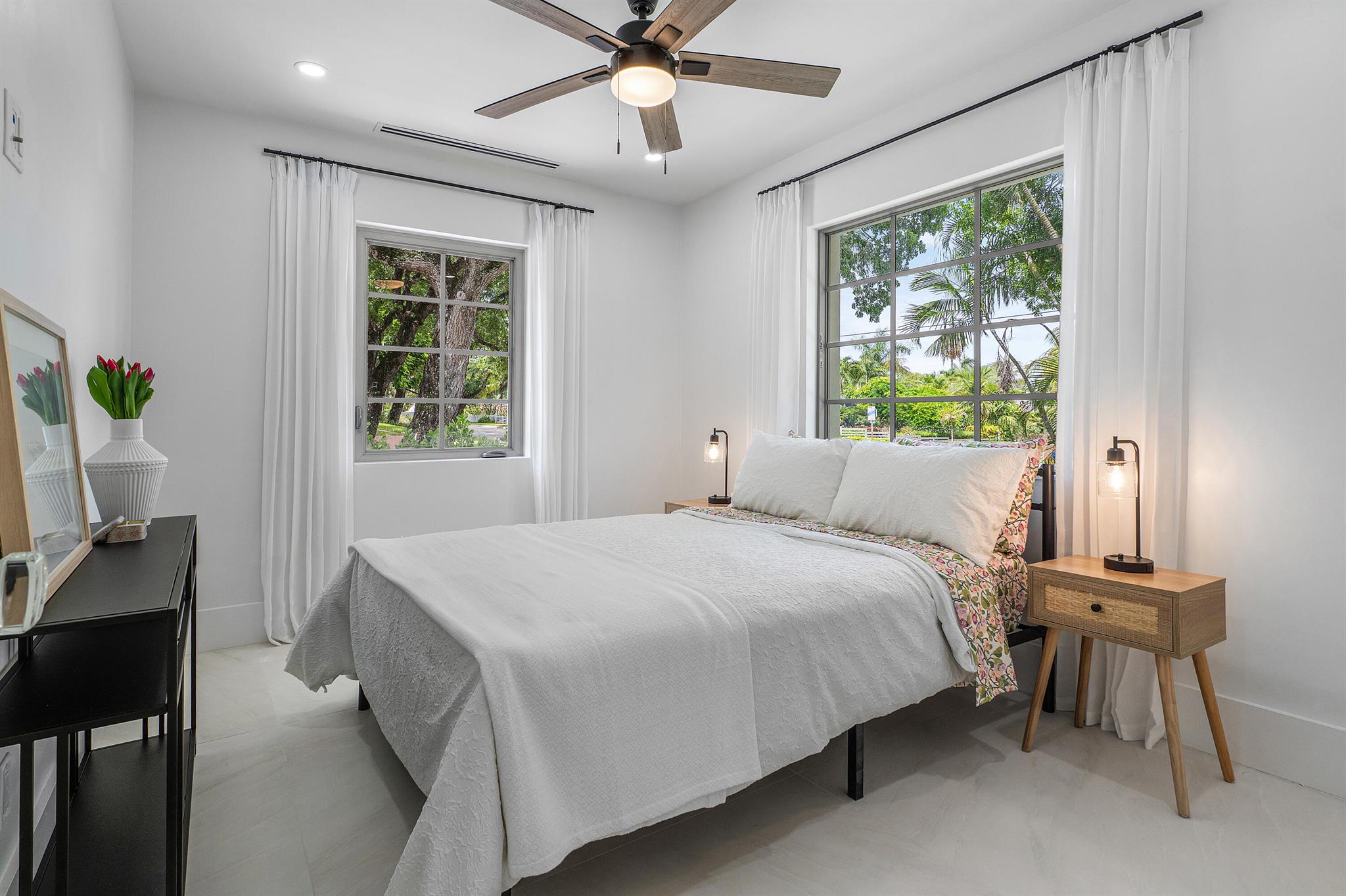 FLAMINGO PARK - Residential Lease