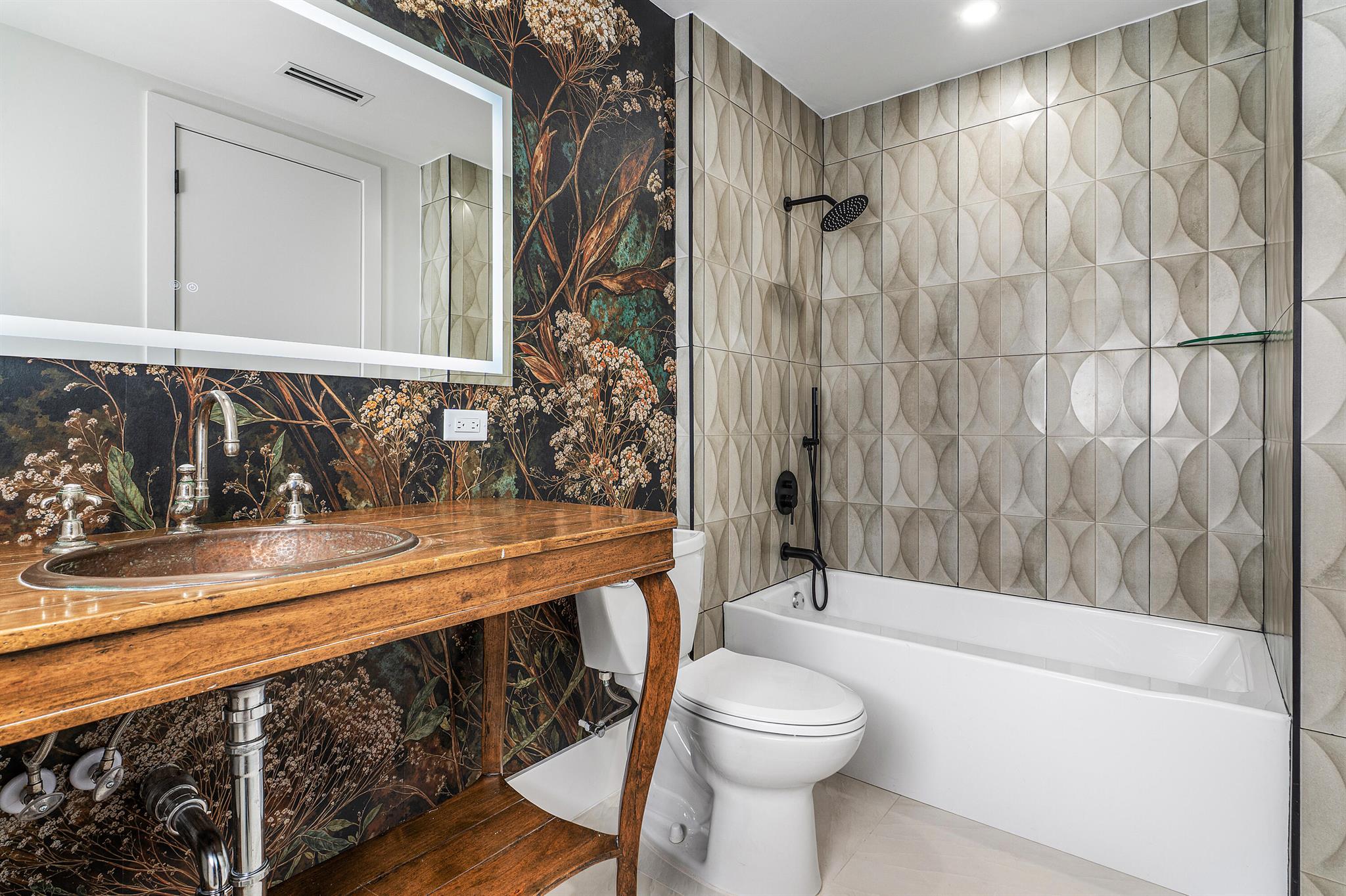 FLAMINGO PARK - Residential Lease