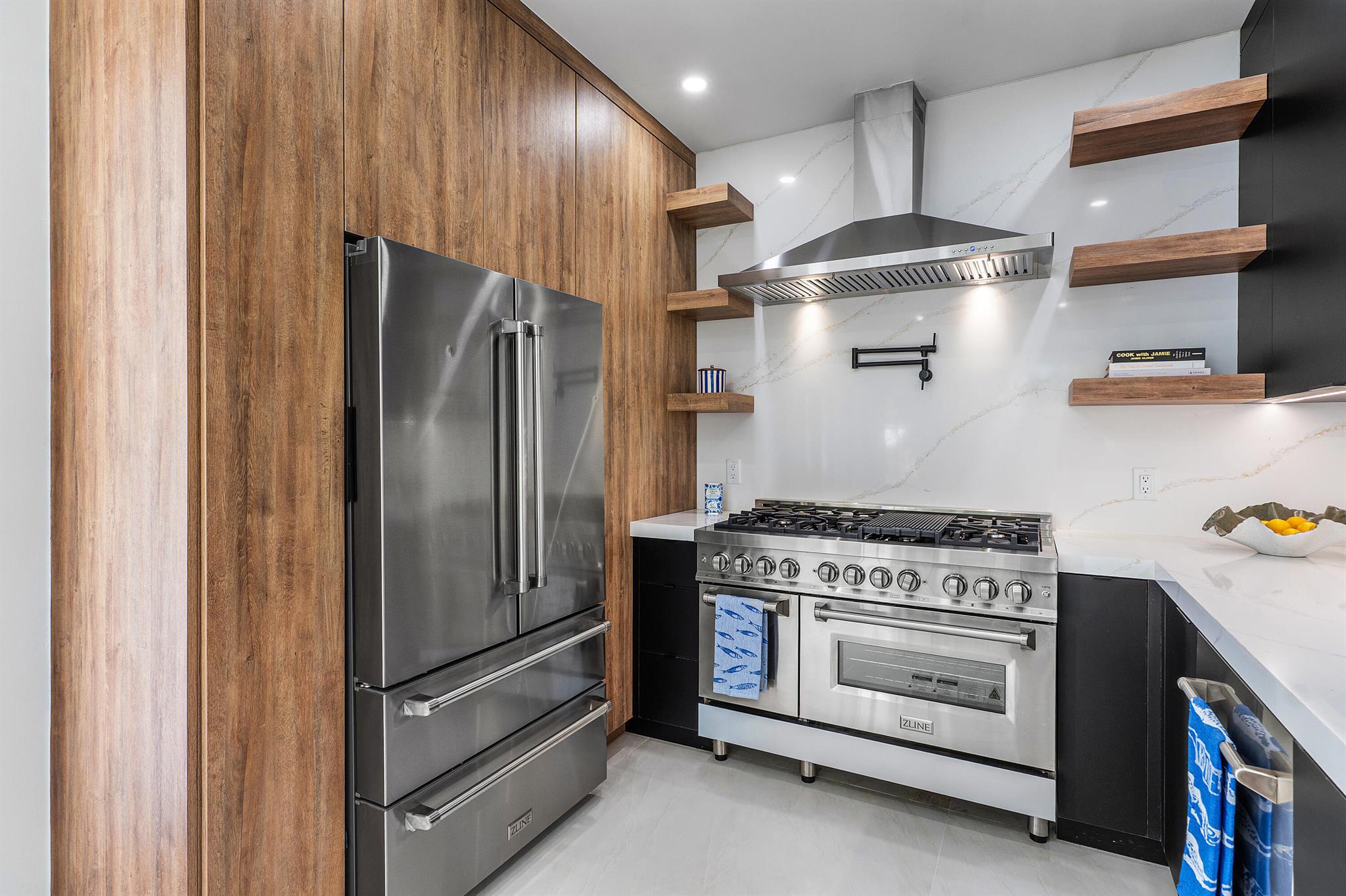 FLAMINGO PARK - Residential Lease