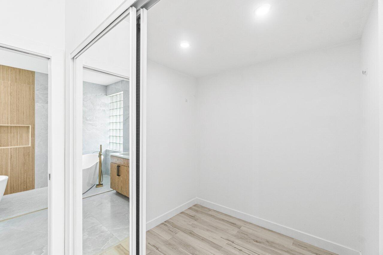 VALENCIA LAKES 3 - Residential