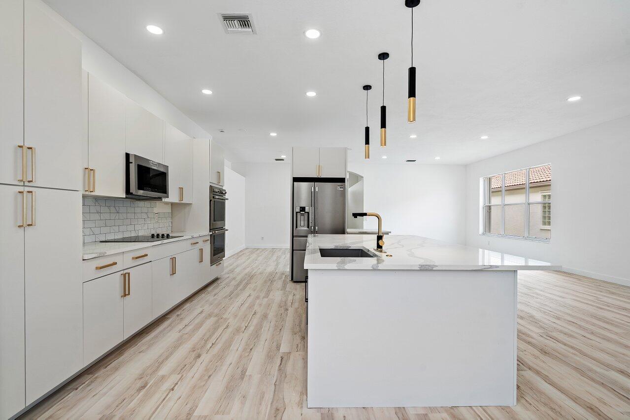 VALENCIA LAKES 3 - Residential