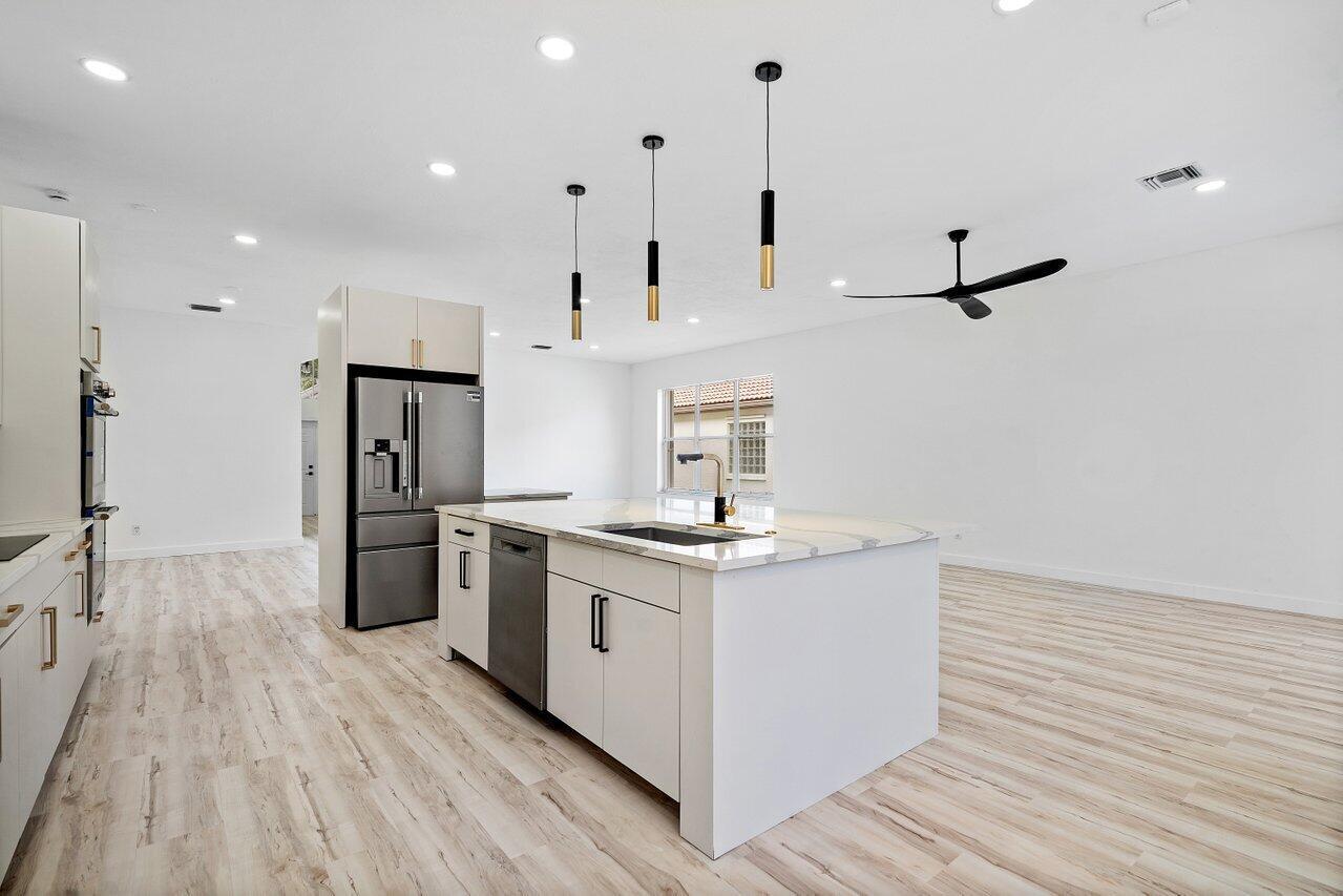 VALENCIA LAKES 3 - Residential