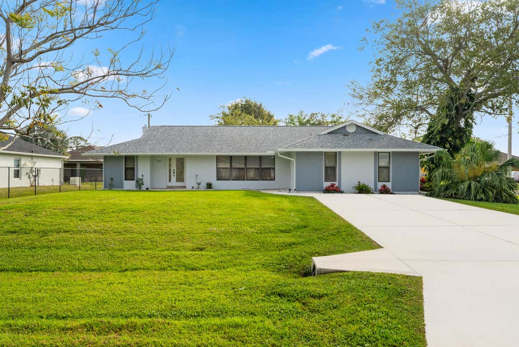 Photo of 361 SW Carter Avenue, Port Saint Lucie, FL 34983 (MLS # R11068909)
