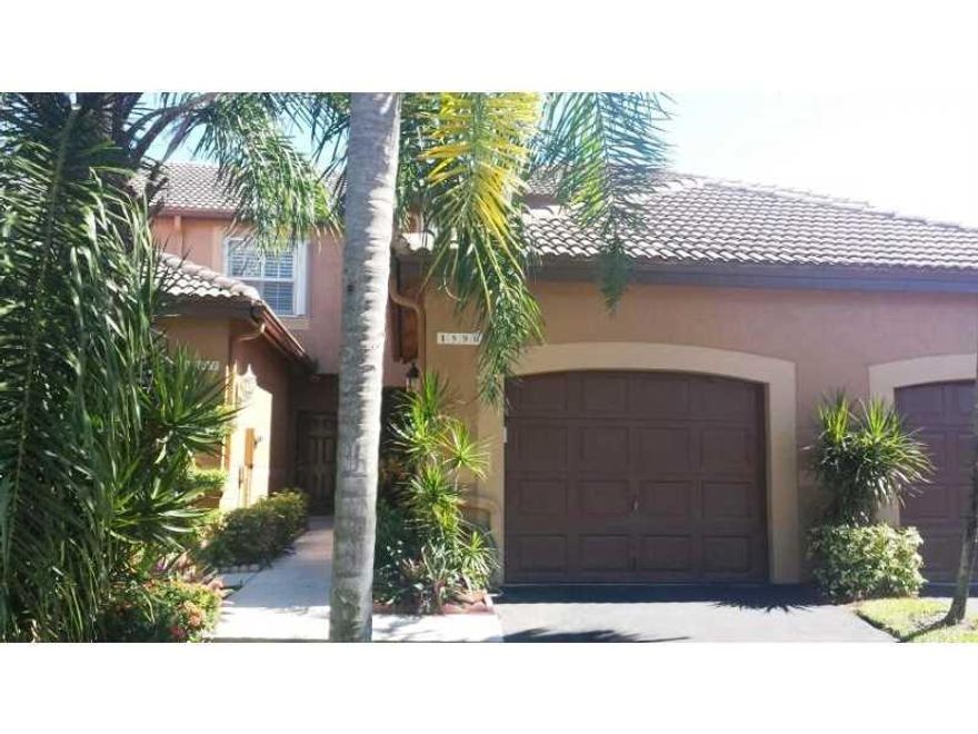 REDUCED!! SPECTACULAR!! THE ONLY ONE YOU'LL NEED TO SEE...COMPLETELY REMODELED 2 BR 2 1/2 BATH TOWN HOME WITH INSIDE LAUNDRY ROOM. STUNNING CUSTOM KITCHEN AND BATHROOMS. TOP OF THE LINE SAMSUNG STAINLESS APPLIANCES. CUSTOM CLOSET CABINETRY. PATIO OVERLOOK ING A PRIVATE GREEN SPACE. WALKING DISTANCE TO COMMUNITY RECREATION AREA. "A" RATED SCHOOLS, CLOSE TO PARKS AND SHOPS. EASY HIGHWAY ACCESS.  THIS WILL NOT LAST.