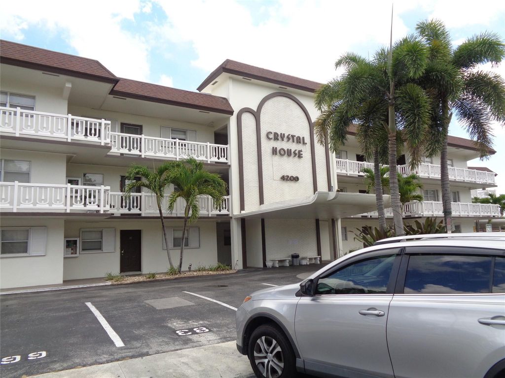 Photo of 4200 Crystal Lake Drive #112, Deerfield Beach, FL 33064 (MLS # F10502842)