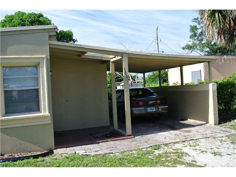 LAUDERDALE MANOR - Residential
