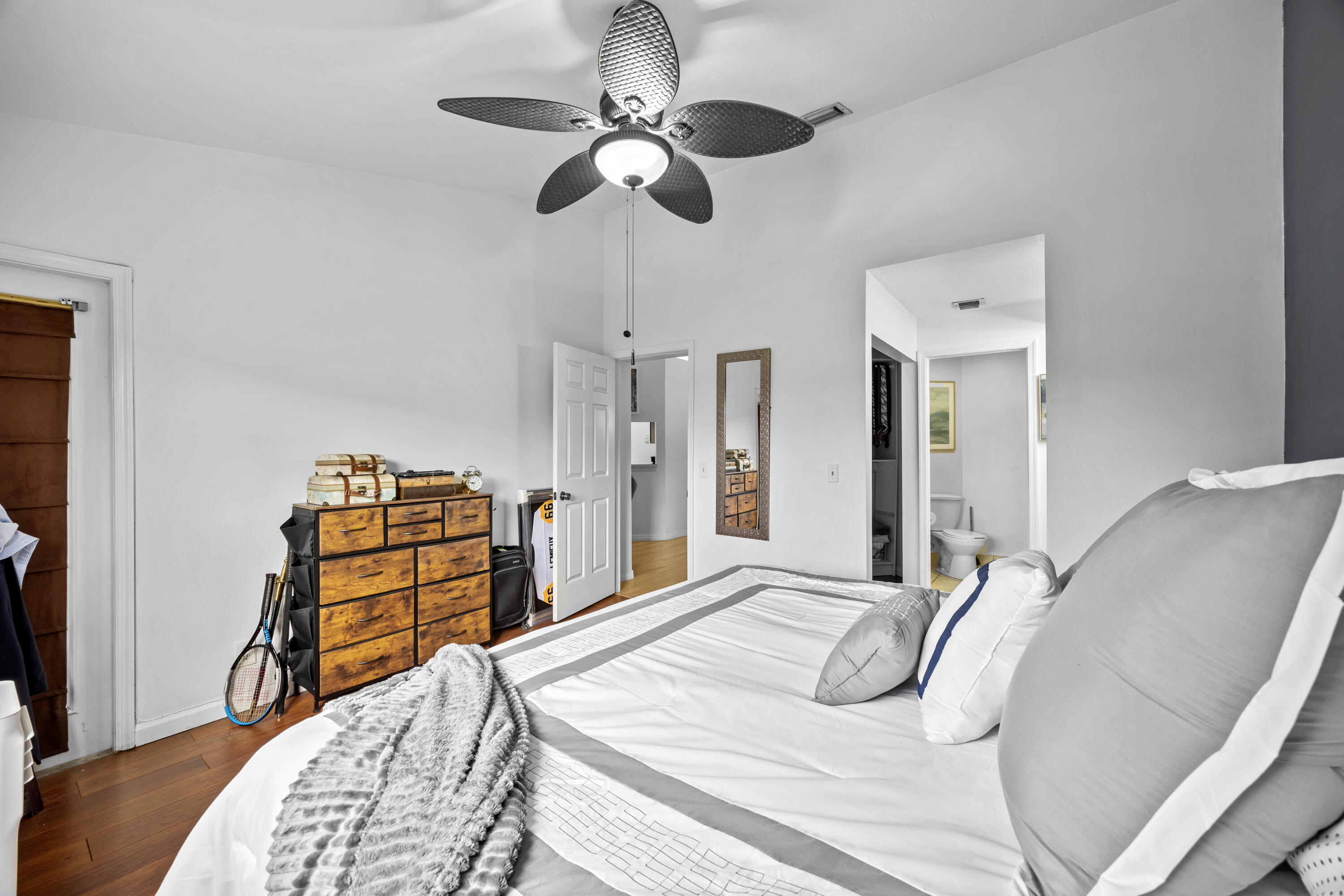 SOUTH LAKE CONDO - Residential Lease