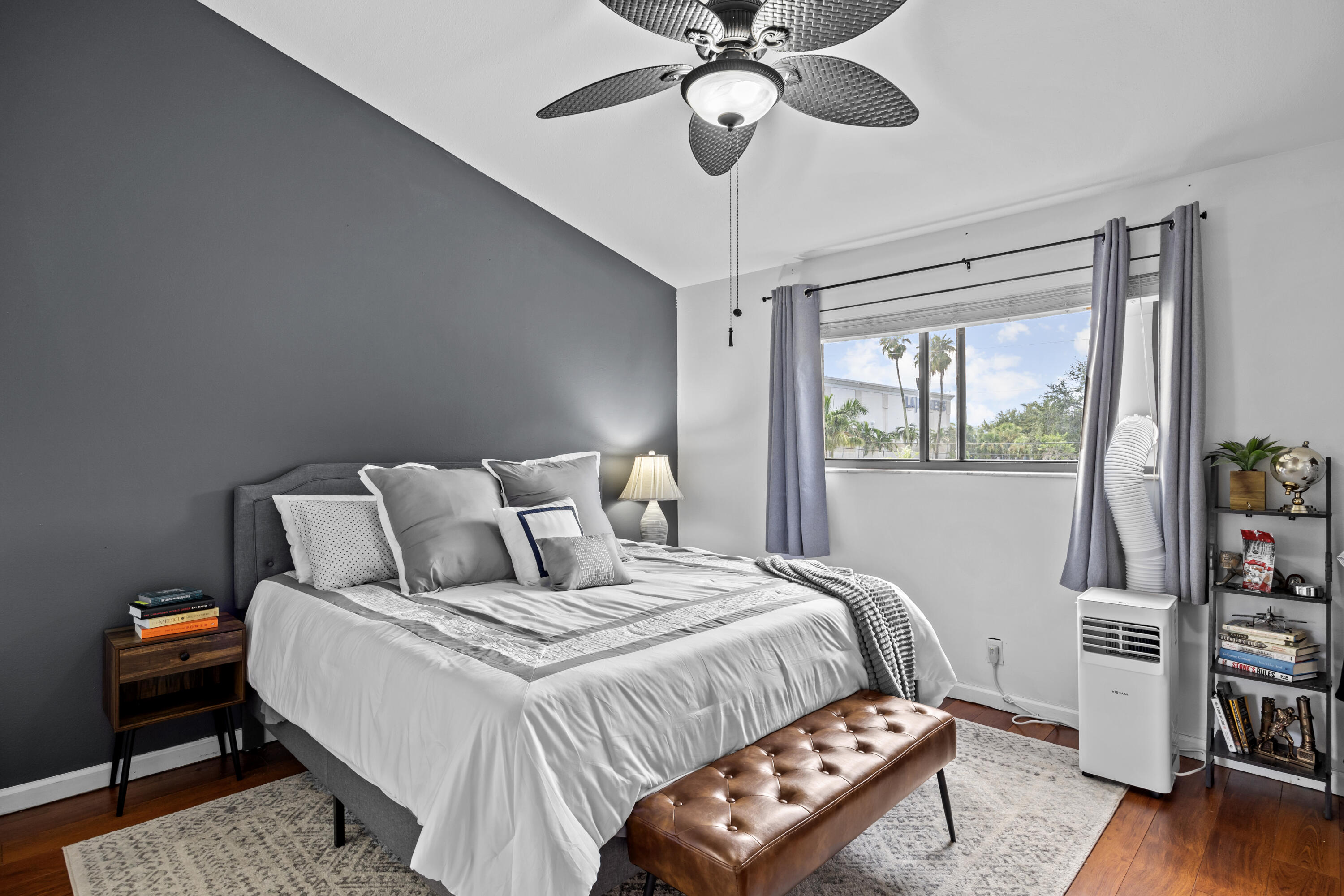 SOUTH LAKE CONDO - Residential Lease