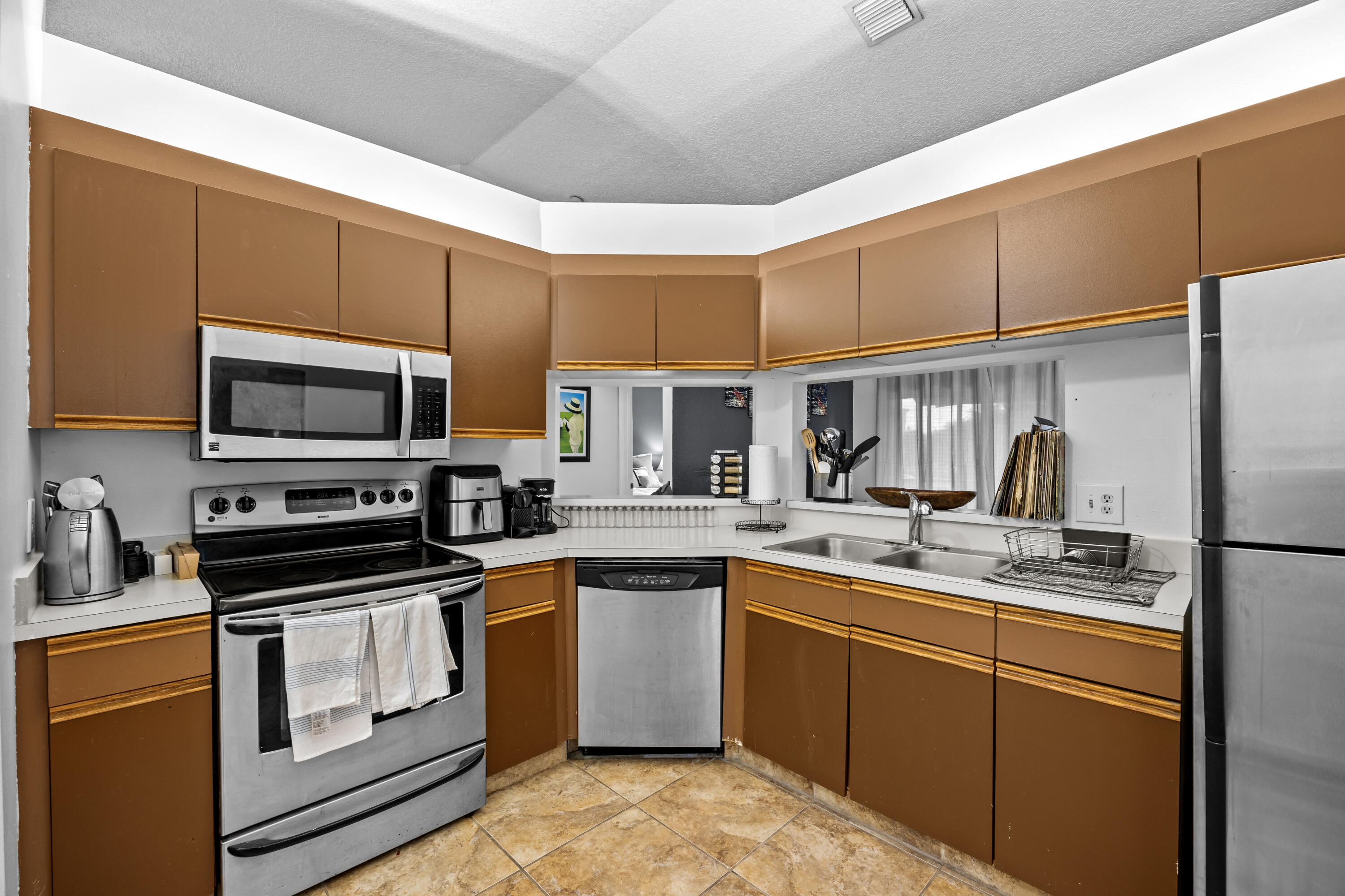 SOUTH LAKE CONDO - Residential Lease