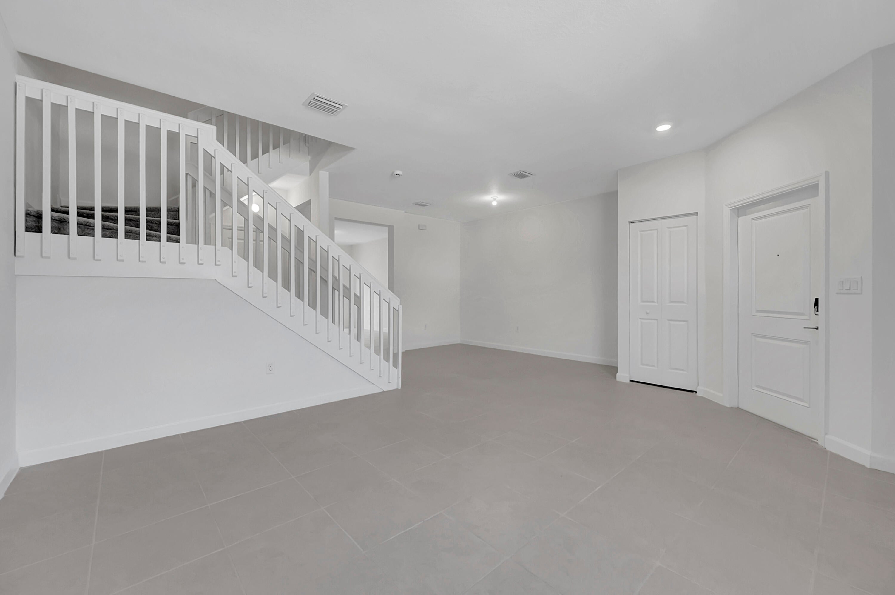2587 SE 26TH Court