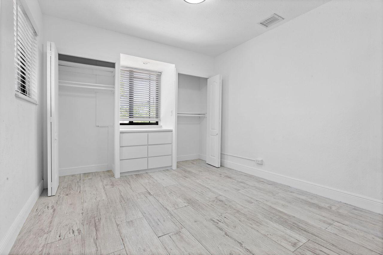 AMD PL OF TAMIAMI GROVES - Residential