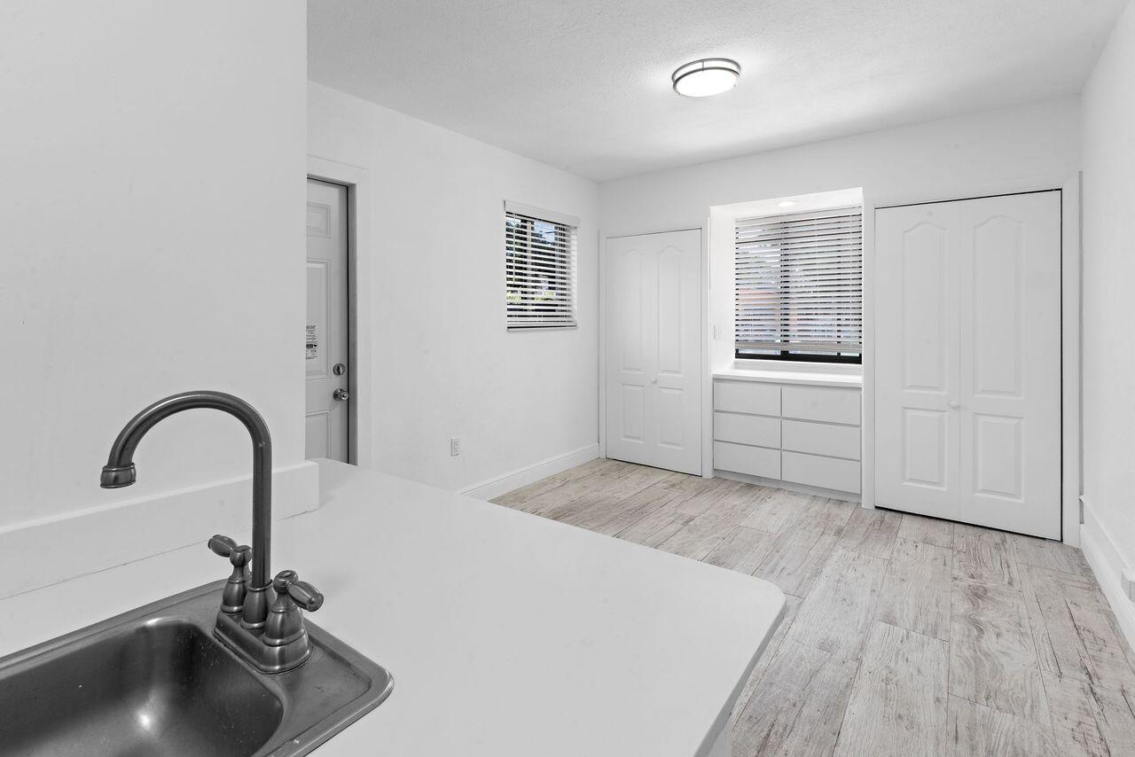 AMD PL OF TAMIAMI GROVES - Residential