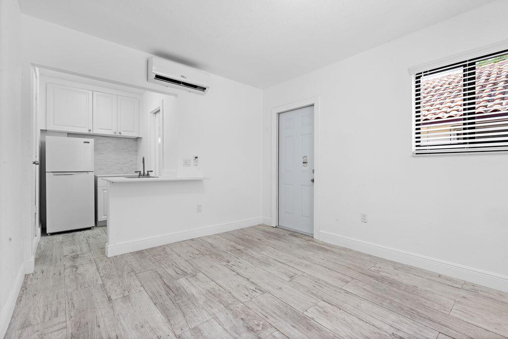 AMD PL OF TAMIAMI GROVES - Residential