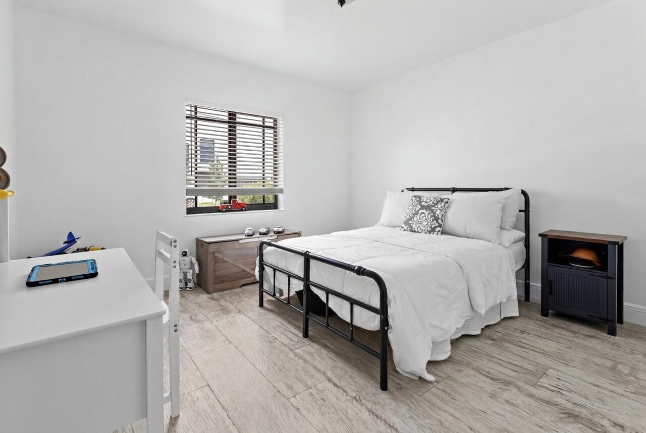 AMD PL OF TAMIAMI GROVES - Residential
