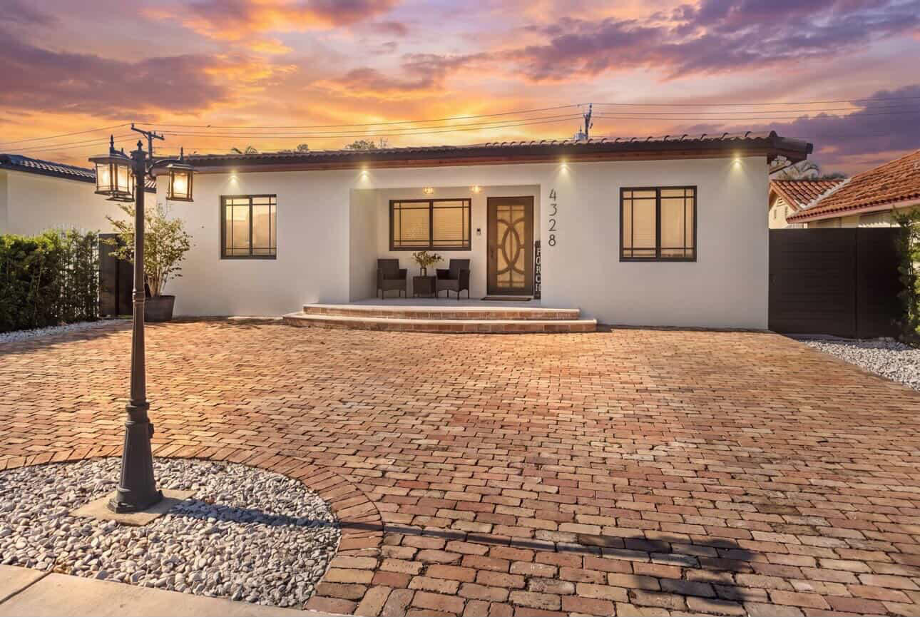 AMD PL OF TAMIAMI GROVES - Residential