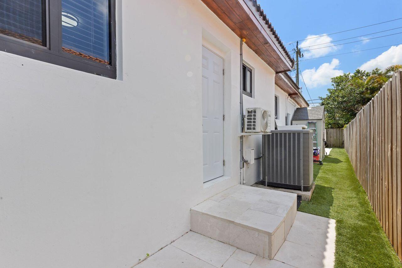 AMD PL OF TAMIAMI GROVES - Residential