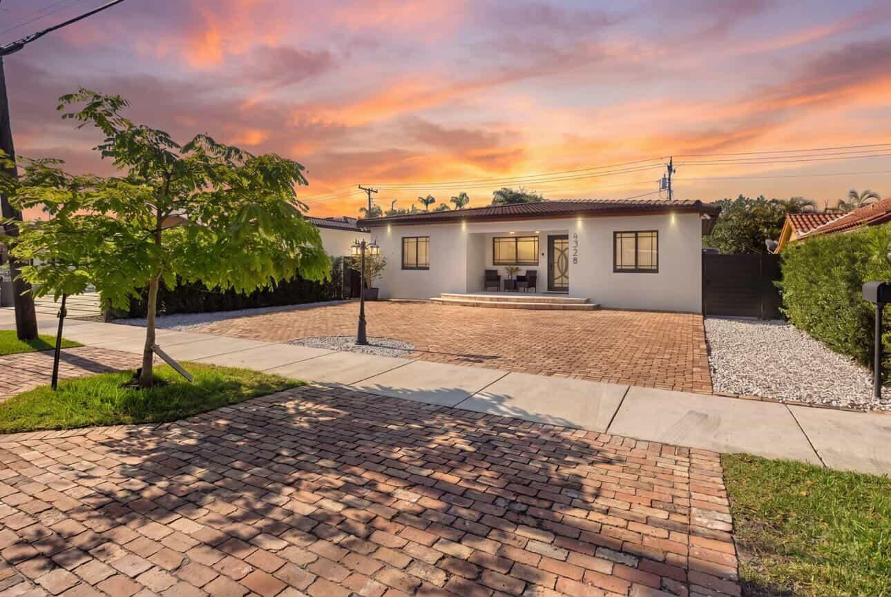 AMD PL OF TAMIAMI GROVES - Residential