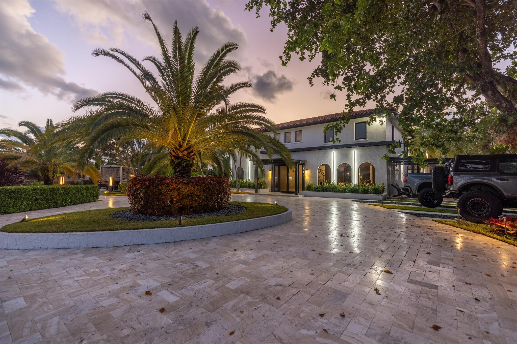 290 NW 6th Street